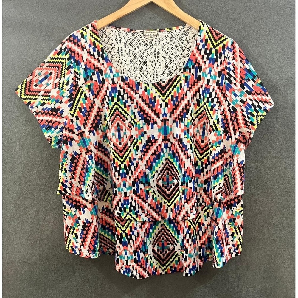 Eyeshadow Short Sleeve Geometric Lace Back Tiered Top Multi-Color Boho 2X